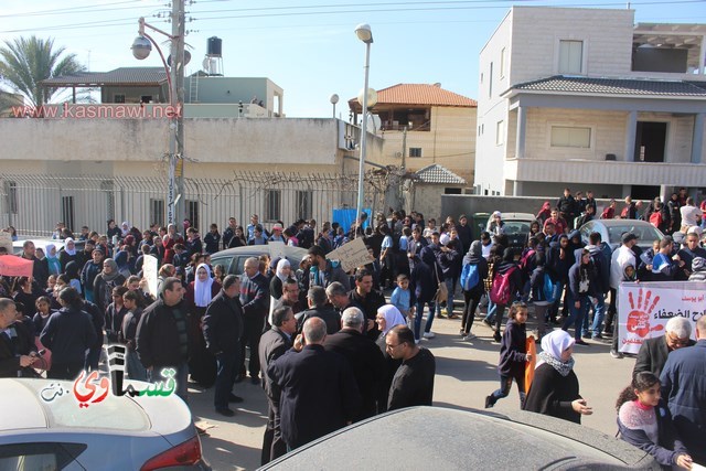 فيديو: رئيس البلدية في المسيرة التضامنية مع الاستاذ طارق ورسالة الى الشرطة  تحصيلكم وانجازاتكم في السنوات الاخيرة صفر   